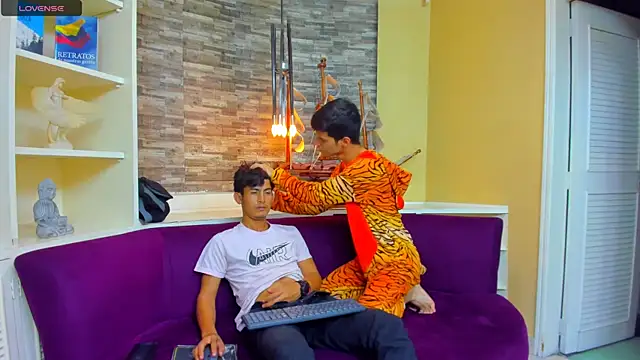 Holdme Hot online show from 09-10-25, 03:17