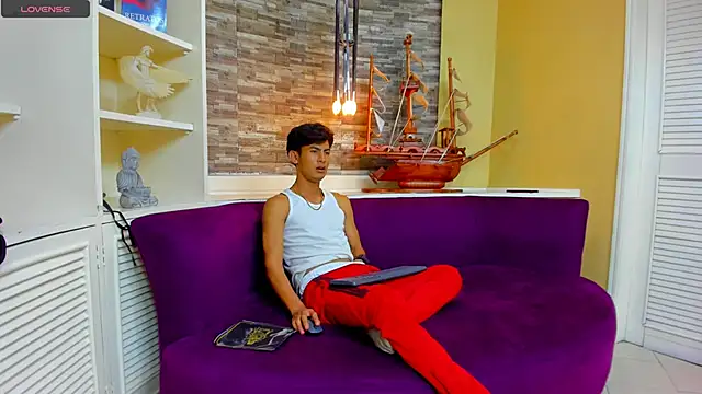 Holdme Hot online show from 09-13-25, 03:28