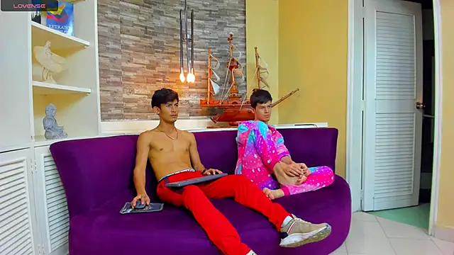 Holdme Hot online show from 09-15-25, 03:17