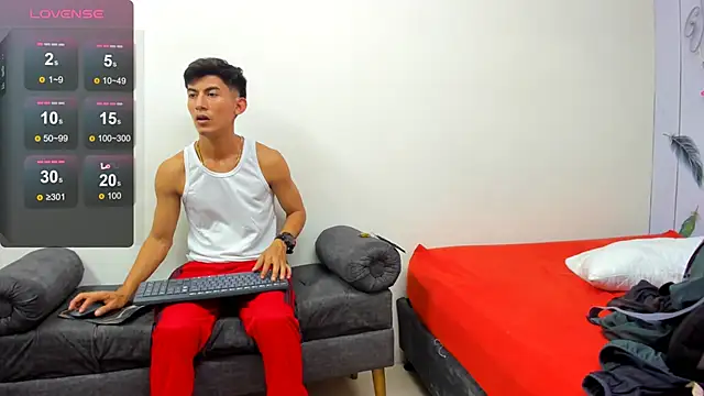 Holdme Hot online show from 09-24-25, 03:32