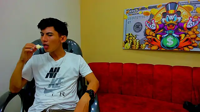 Holdme Hot online show from 10-10-25, 03:16