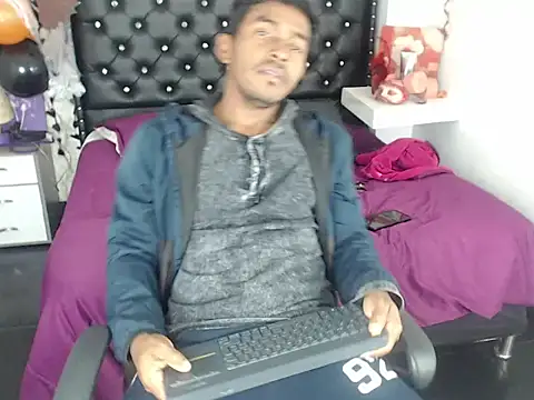 Snapshot of Adam_Morgan2 chatting on 10-19-25, 05:30 Adam Morgan2 online show from 10-19-25, 05:30