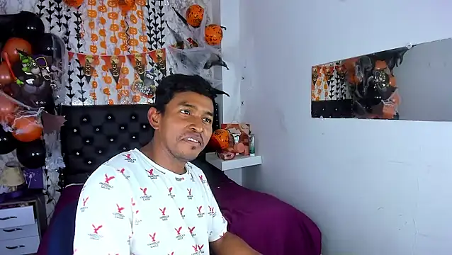 Snapshot of Adam_Morgan2 chatting on 10-27-25, 06:56 Adam Morgan2 online show from 10-27-25, 06:56