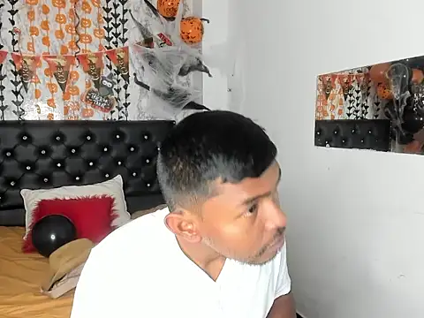 Snapshot of Adam_Morgan2 chatting on 11-04-25, 07:24 Adam Morgan2 online show from 11-04-25, 07:24