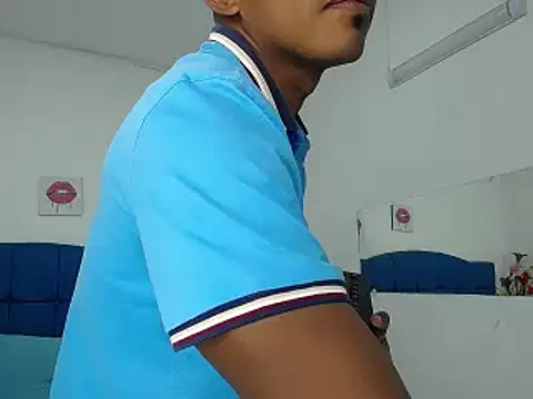 Snapshot of Adam_Morgan2 chatting on 11-06-25, 01:39 Adam Morgan2 online show from 11-06-25, 01:39