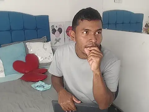 Snapshot of Adam_Morgan2 chatting on 11-14-25, 02:21 Adam Morgan2 online show from 11-14-25, 02:21