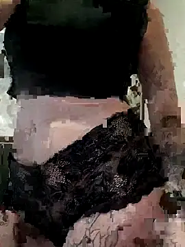 Snapshot of MaRieTa_SeXy chatting on 12-17-25, 01:33 MaRieTa SeXy online show from 12-17-25, 01:33