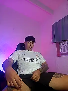 Snapshot of Saturn_boy chatting on 11-04-25, 05:17 Saturn boy online show from 11-04-25, 05:17