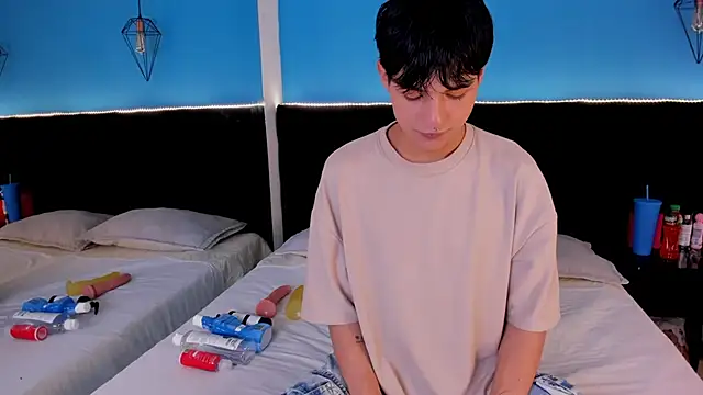 AleAurarashi online show from 09-11-25, 03:39