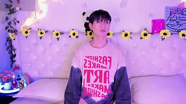 AleAurarashi online show from 02-17-26, 04:53