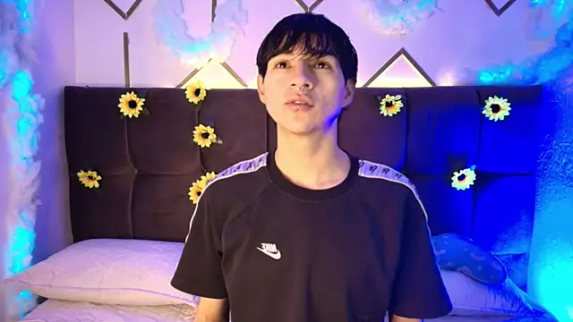 AleAurarashi online show from 04-27-26, 12:25