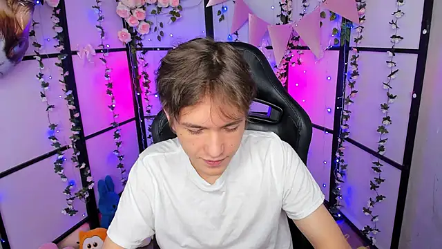 Ethan Rivers online show from 10-11-25, 08:51