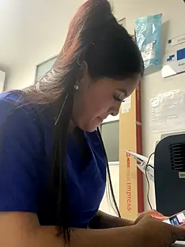 Snapshot of marianm29 chatting on 12-18-25, 06:58 marianm29 online show from 12-18-25, 06:58