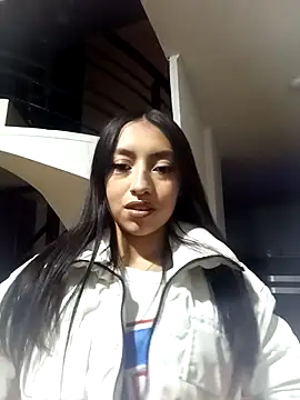 Luna Moo  online show from 09-25-25, 04:16