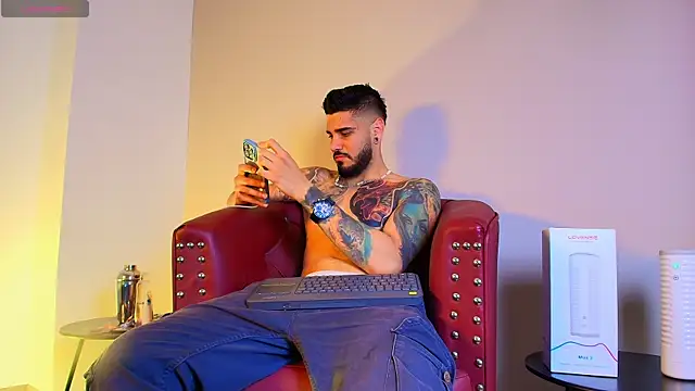 Snapshot of amodeus_bael_ chatting on 09-15-25, 12:43 amodeus bael online show from 09-15-25, 12:43