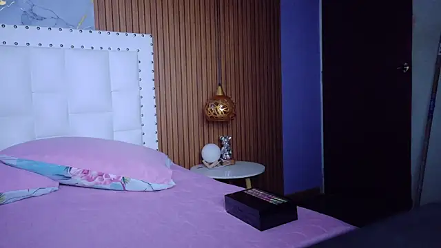 Snapshot of mamaneedsfun chatting on 11-08-25, 12:49 mamaneedsfun online show from 11-08-25, 12:49