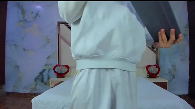 Nice boy18  online show from 09-27-25, 12:10