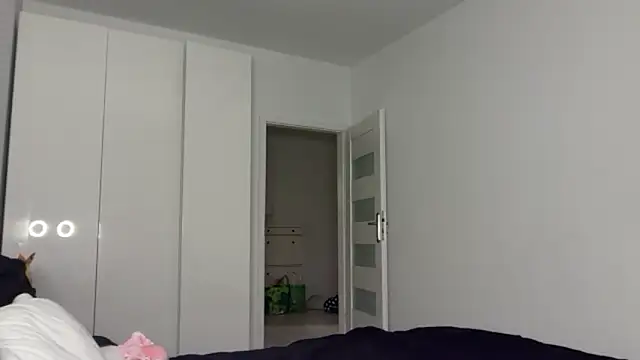 Snapshot of FluffySlutt chatting on 10-07-25, 10:51 FluffySlutt online show from 10-07-25, 10:51