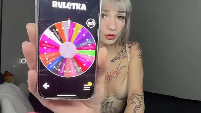 Snapshot of FluffySlutt chatting on 10-16-25, 08:54 FluffySlutt online show from 10-16-25, 08:54