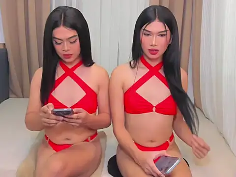 Snapshot of MaxCollins chatting on 01-17-26, 05:27 MaxCollins online show from 01-17-26, 05:27