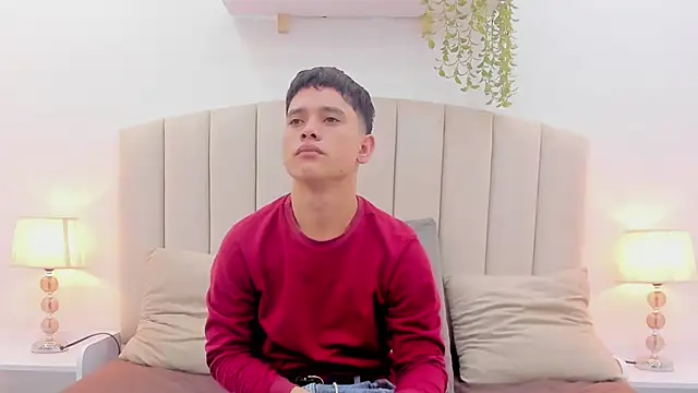 Snapshot of aron_twink66 chatting on 09-13-25, 01:33 aron twink66 online show from 09-13-25, 01:33