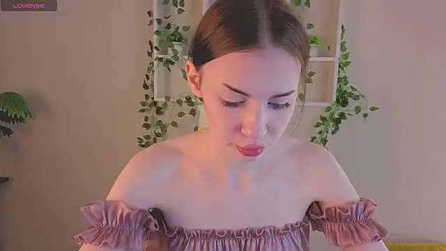 Snapshot of Jennie_Hunter chatting on 12-02-25, 09:25 Jennie Hunter online show from 12-02-25, 09:25