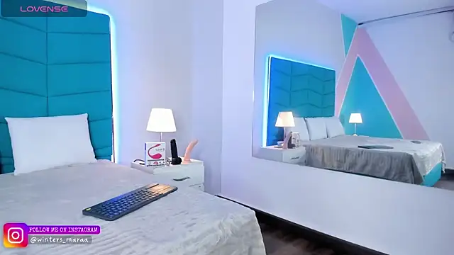 Snapshot of mara_winters_ chatting on 09-15-25, 11:21 mara winters online show from 09-15-25, 11:21