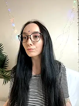 Jinhee Tiny online show from 09-19-25, 09:00