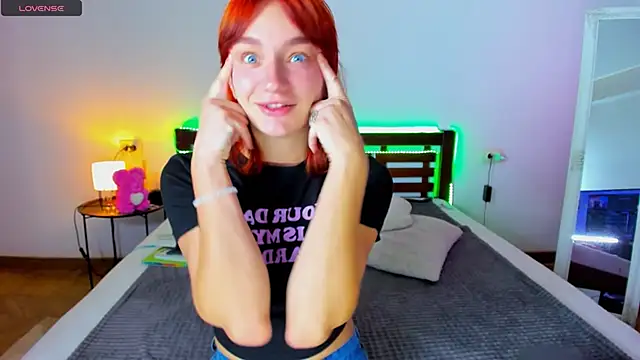 Snapshot of ArinaWinss chatting on 09-15-25, 06:02 ArinaWinss online show from 09-15-25, 06:02