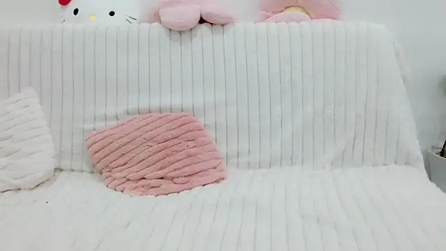 Emmahahaha17 online show from 10-02-25, 04:36