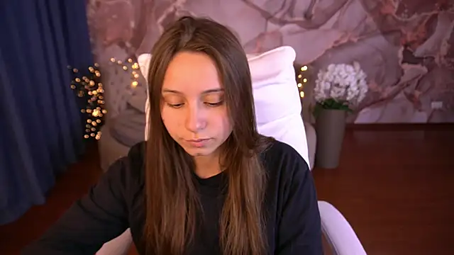 Snapshot of AnnaPearl chatting on 10-02-25, 08:49 AnnaPearl online show from 10-02-25, 08:49