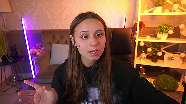 Snapshot of AnnaPearl chatting on 10-04-25, 08:18 AnnaPearl online show from 10-04-25, 08:18