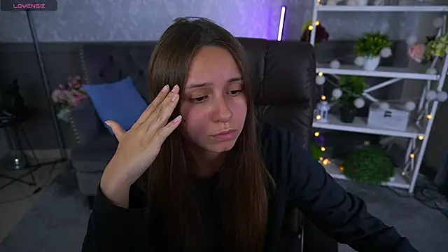 Snapshot of AnnaPearl chatting on 10-08-25, 07:33 AnnaPearl online show from 10-08-25, 07:33