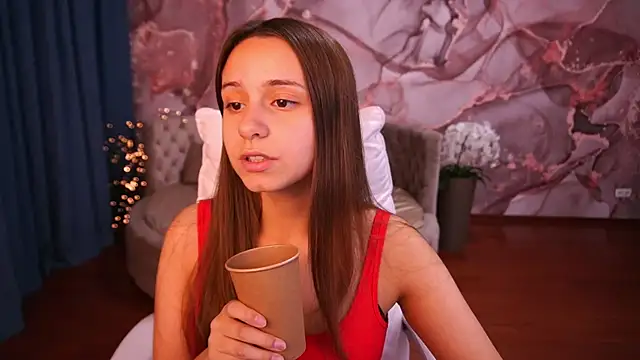 Snapshot of AnnaPearl chatting on 10-18-25, 08:20 AnnaPearl online show from 10-18-25, 08:20