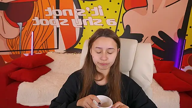 Snapshot of AnnaPearl chatting on 10-24-25, 05:59 AnnaPearl online show from 10-24-25, 05:59