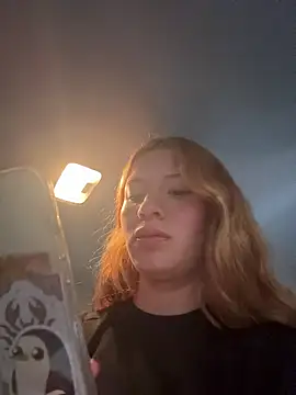 Snapshot of PussyLoversShow chatting on 10-24-25, 09:55 PussyLoversShow online show from 10-24-25, 09:55