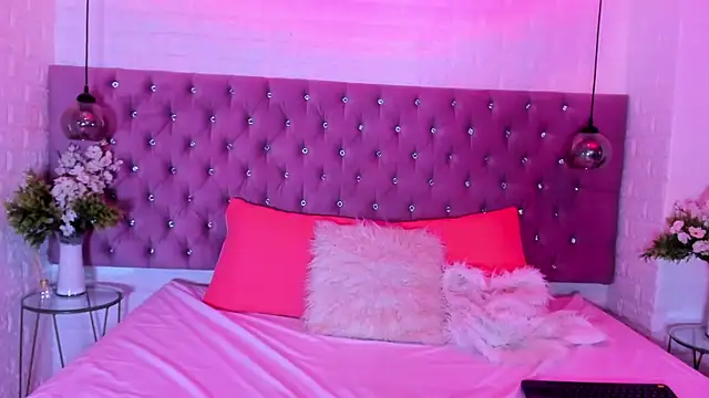 Snapshot of Scarlet_Monroee chatting on 10-04-25, 02:42 Scarlet Monroee online show from 10-04-25, 02:42