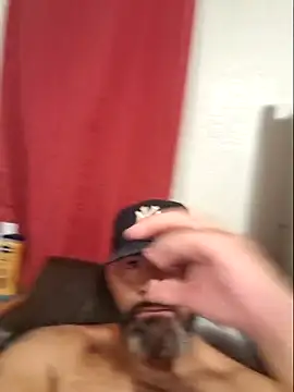 Snapshot of Cruz1522 chatting on 10-14-25, 08:15 Cruz1522 online show from 10-14-25, 08:15