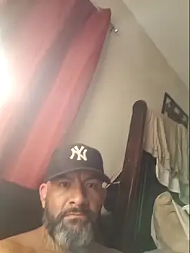 Snapshot of Cruz1522 chatting on 10-24-25, 09:38 Cruz1522 online show from 10-24-25, 09:38