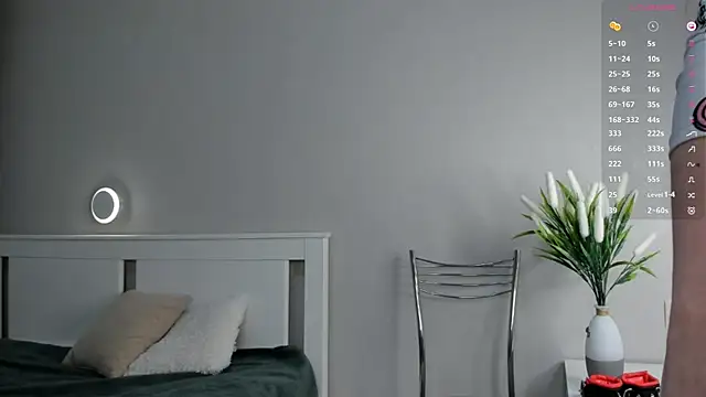 Snapshot of AuroraVice chatting on 10-27-25, 06:28 AuroraVice online show from 10-27-25, 06:28