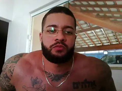 Snapshot of Mitt1993b chatting on 10-02-25, 01:18 Mitt1993b online show from 10-02-25, 01:18