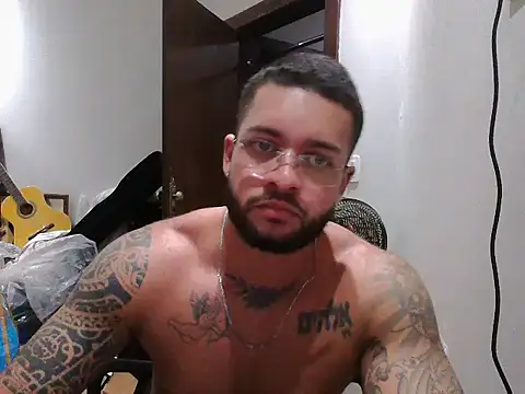 Snapshot of Mitt1993b chatting on 11-27-25, 09:28 Mitt1993b online show from 11-27-25, 09:28