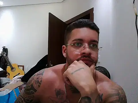 Snapshot of Mitt1993b chatting on 12-15-25, 12:20 Mitt1993b online show from 12-15-25, 12:20