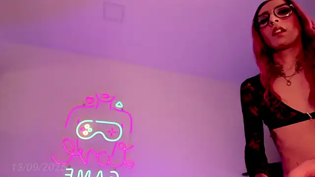 Isabella Haddad online show from 09-13-25, 08:19