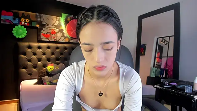 miIa bratz online show from 04-25-26, 10:40