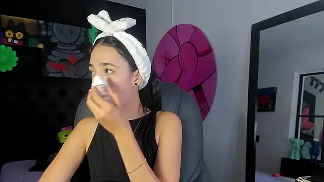 miIa bratz online show from 04-27-26, 08:51