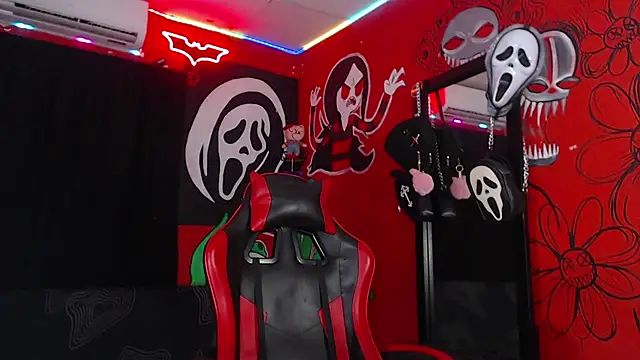 Snapshot of dante_hellsingx chatting on 11-17-25, 02:28 dante hellsingx online show from 11-17-25, 02:28