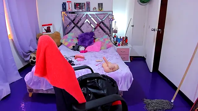 Luna Analya online show from 04-21-26, 01:28