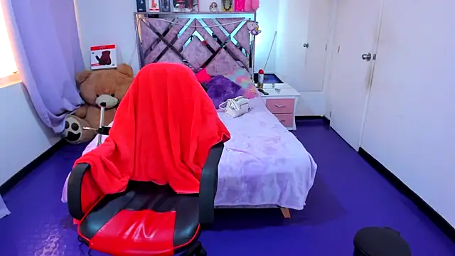 Luna Analya online show from 04-23-26, 01:57