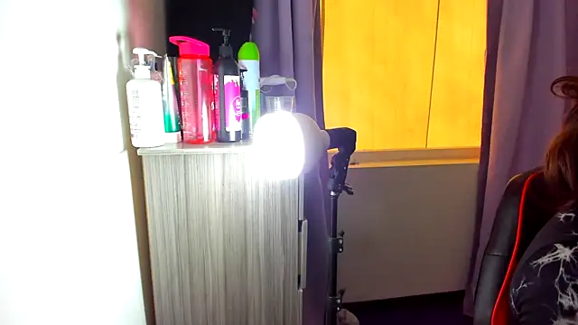 Luna Analya online show from 04-24-26, 01:35